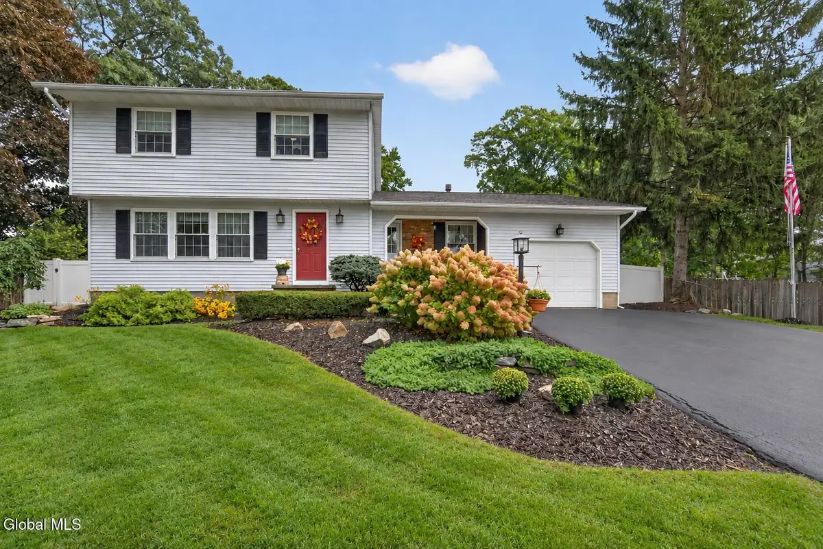 5 Tanner Hollow Drive, Colonie, NY 12205 - #1