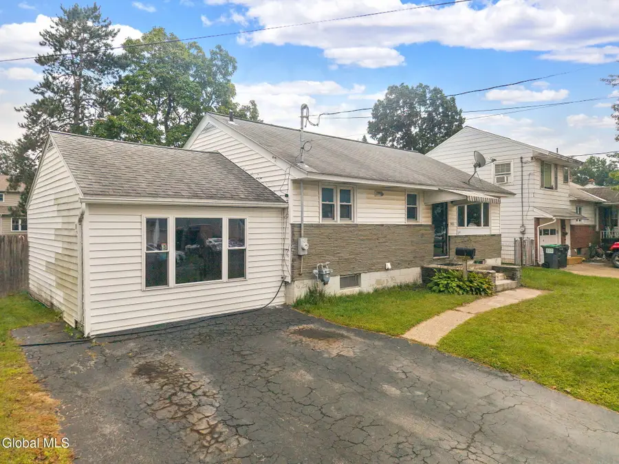 1405 Lawn Avenue, Rotterdam, NY 12306 - #3