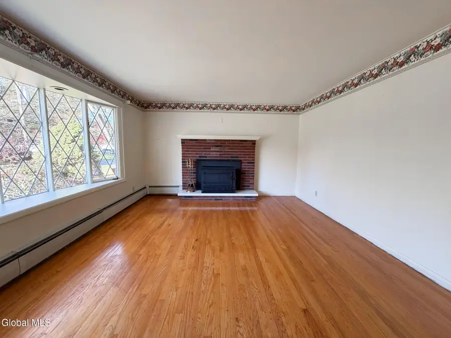 11 Weiser Street, Glenmont, NY 12077 - #2