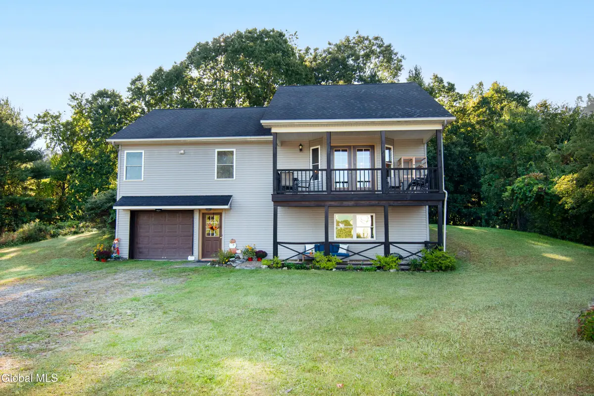 419 Verbeck Avenue, Schaghticoke, NY 12154 - #1