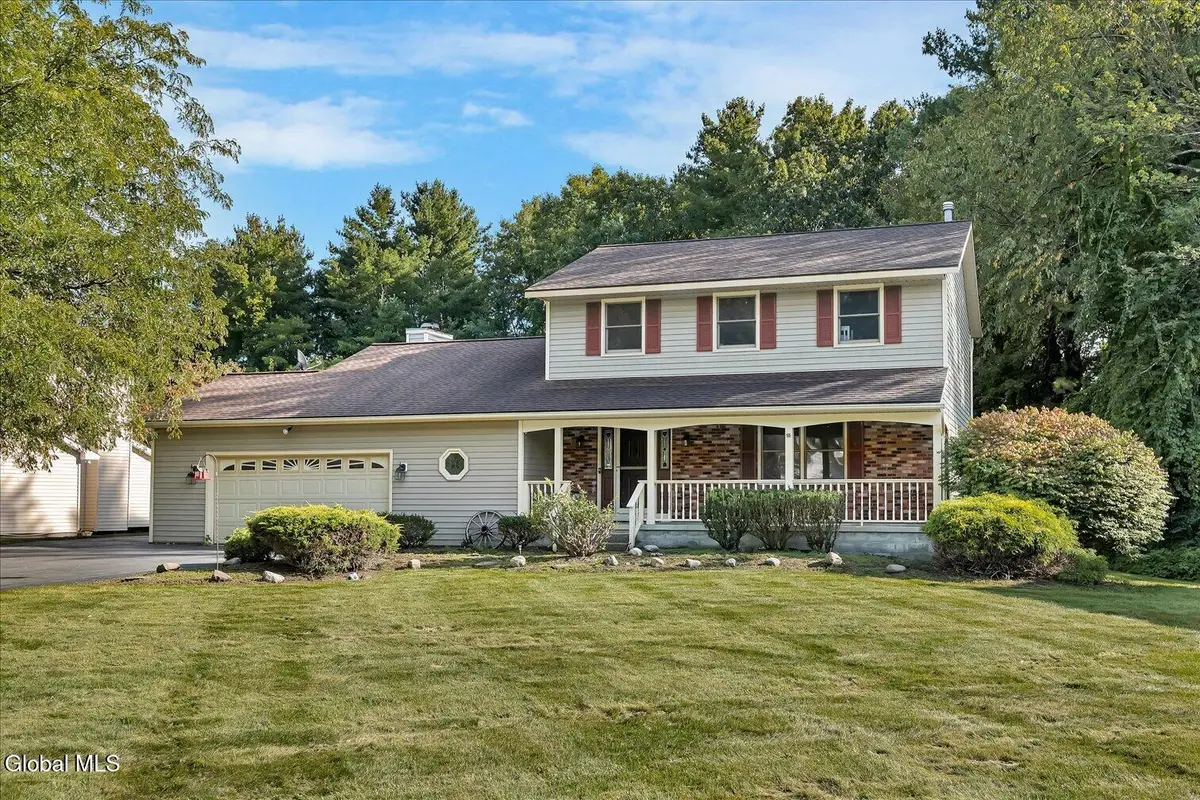 261 Autumn Run, Rotterdam, NY 12306 - #1