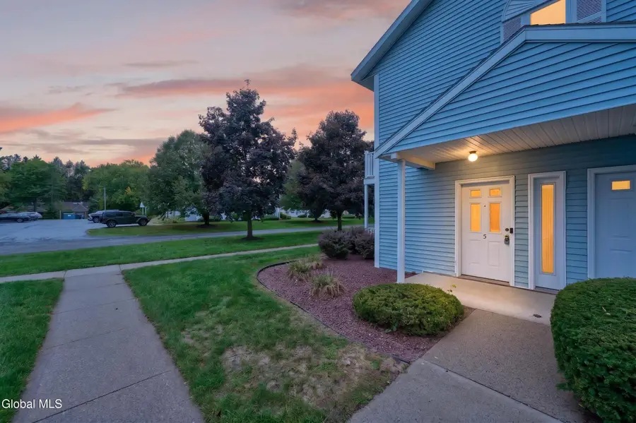 705 Cambridge Manor Drive, Scotia, NY 12302 - #2