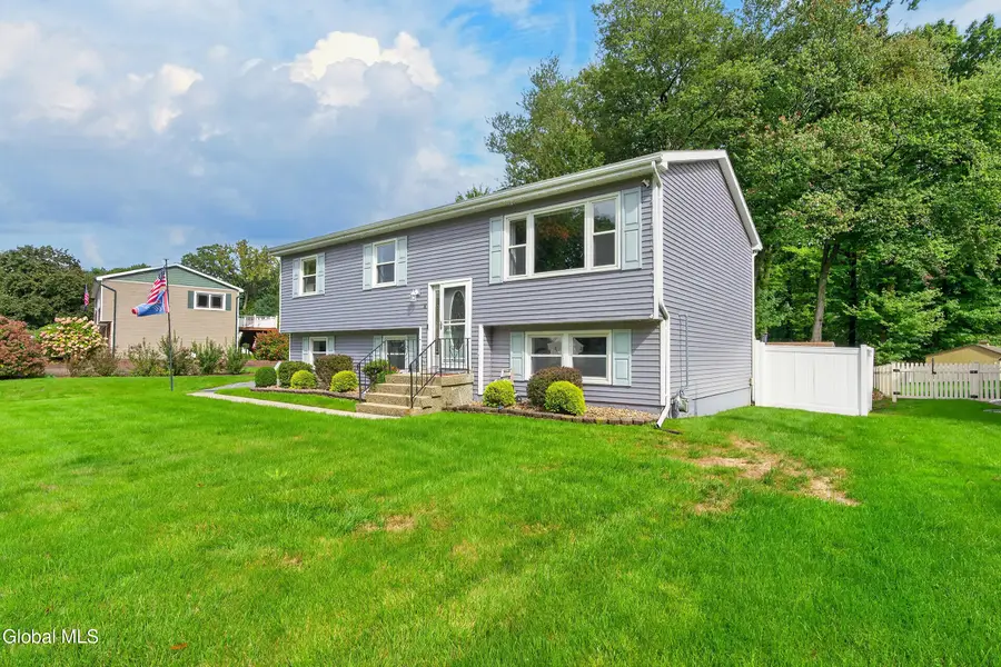 8 Westchester Drive, Colonie, NY 12205 - #3