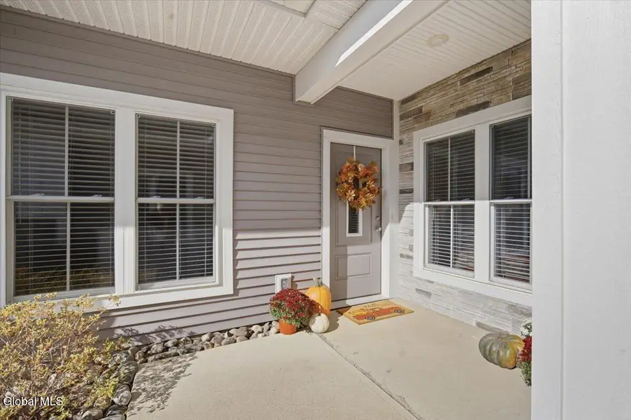 13 Wardley Circle, Colonie, NY 12047 - #2