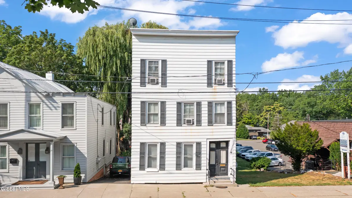823 Warren Street, Hudson, NY 12534 - #1
