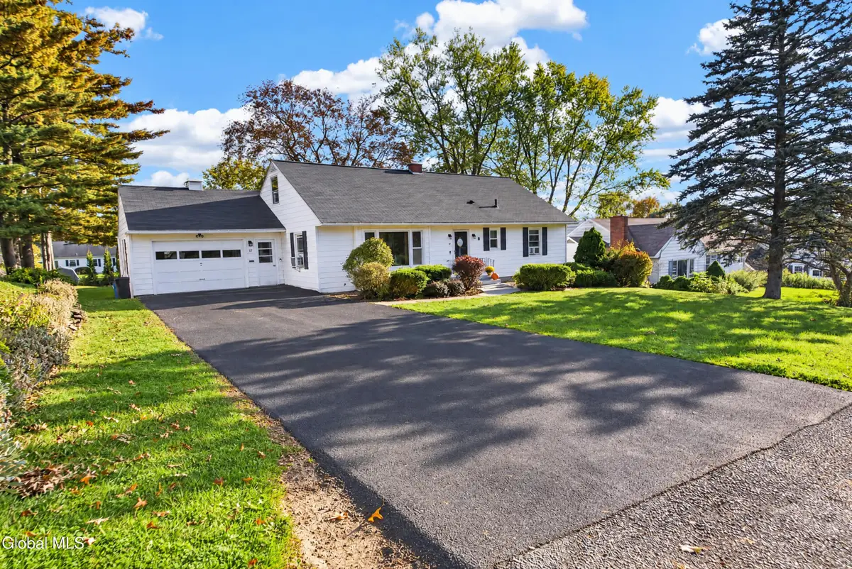 37 Coolidge Road, Amsterdam, NY 12010 - #1