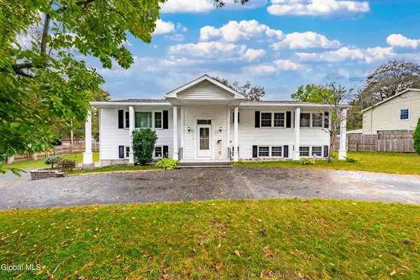 1460 Van Antwerp Road, Niskayuna, NY 12309