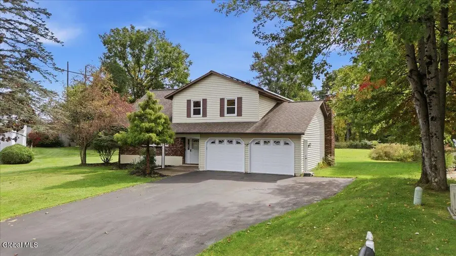 1 Starboard Court, Halfmoon, NY 12188 - #2
