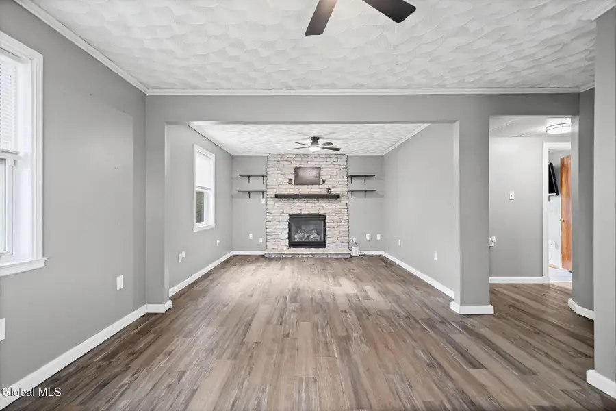 1037 Helen Street, Rotterdam, NY 12303 - #3