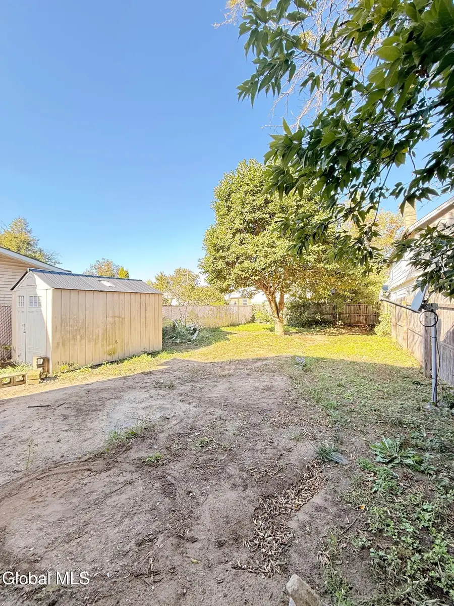 2513 Barton Avenue, Rotterdam, NY 12306 - #3
