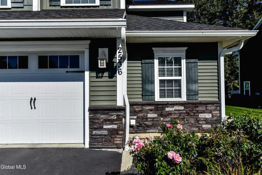 2536 Edgewood Avenue, Rotterdam, NY 12306 - #3