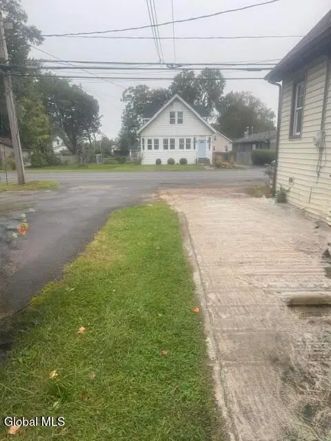 2906 Guilderland Avenue, Rotterdam, NY 12306 - #3
