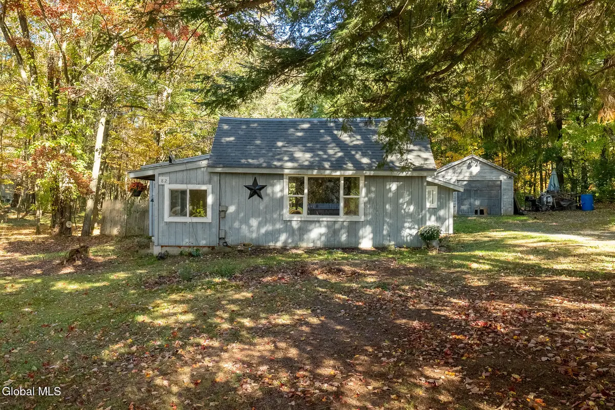 82 Log Woods Road, Troy, NY 12180 - #1
