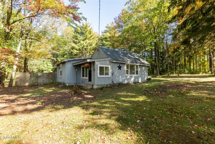 82 Log Woods Road, Troy, NY 12180 - #3