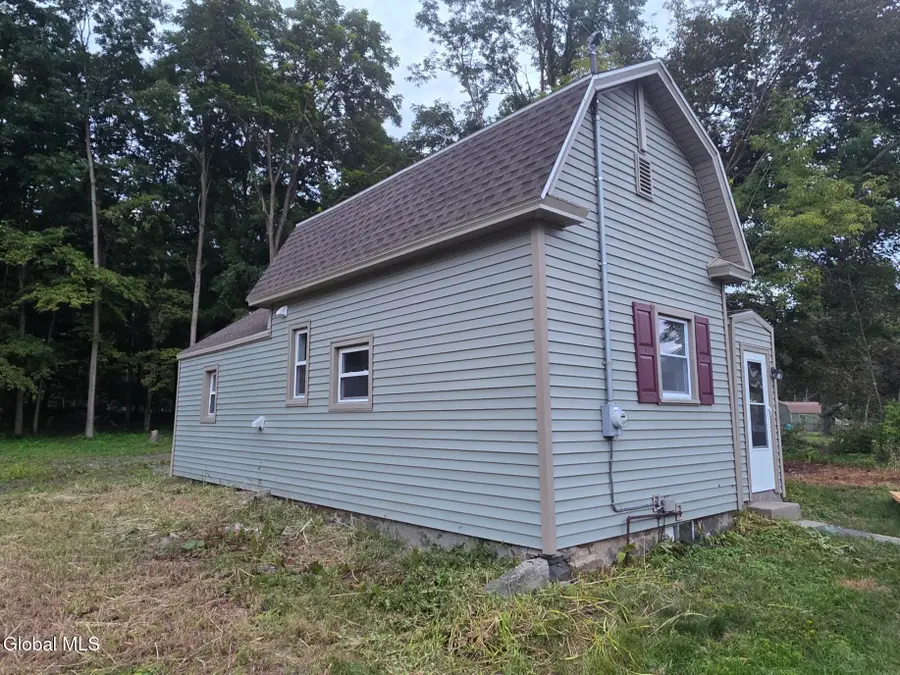 161 Maple Avenue, Schenectady, NY 12302 - #2