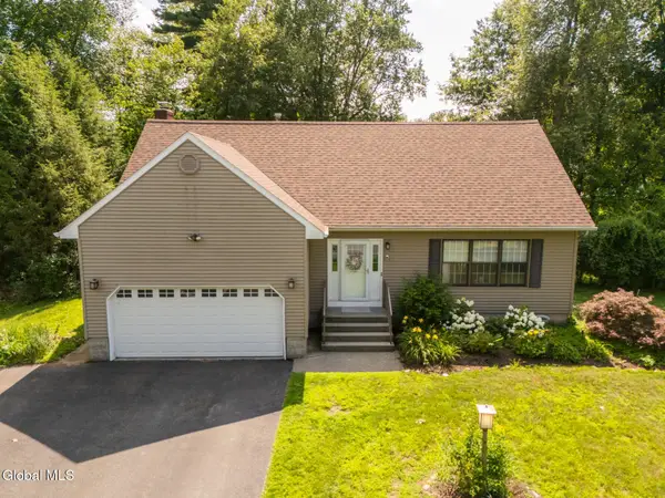 35 Nancy Theresa Terrace, Colonie, NY 12205