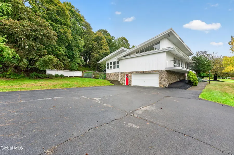 24 Oriel Lane, Hampton Manor, NY 12144 - #3
