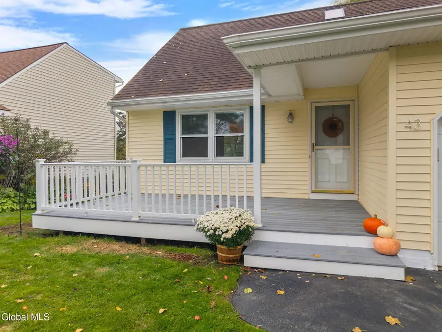 43 Par Circle, Albany, NY 12208 - #3