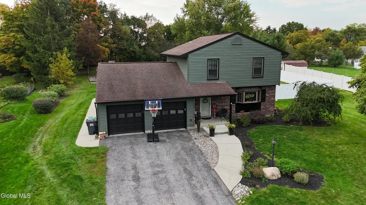 5 Mallards Landing S, Waterford, NY 12188 - #1