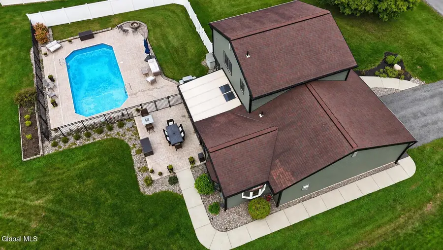 5 Mallards Landing S, Waterford, NY 12188 - #2