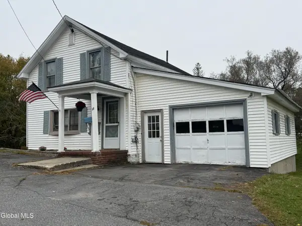 15 2nd Avenue, Whitehall, NY 12887