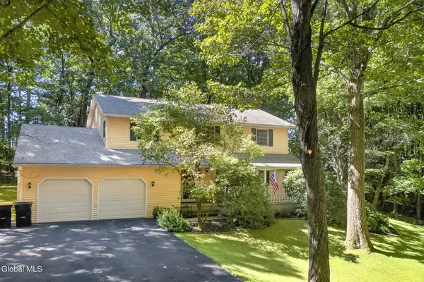 8 Seneca Drive, Poestenkill, NY 12018