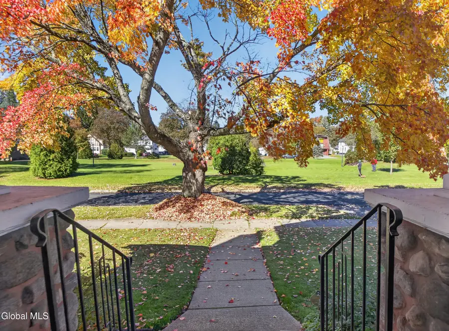 34 S Park Drive, Gloversville, NY 12078 - #2