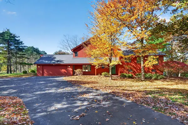 37 Crow Ridge Road, Voorheesville, NY 12186