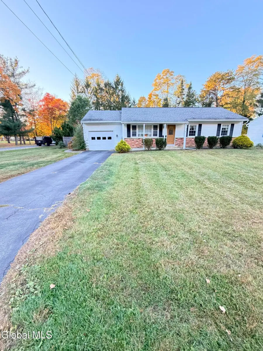 9 Anne Drive, Guilderland, NY 12303 - #2