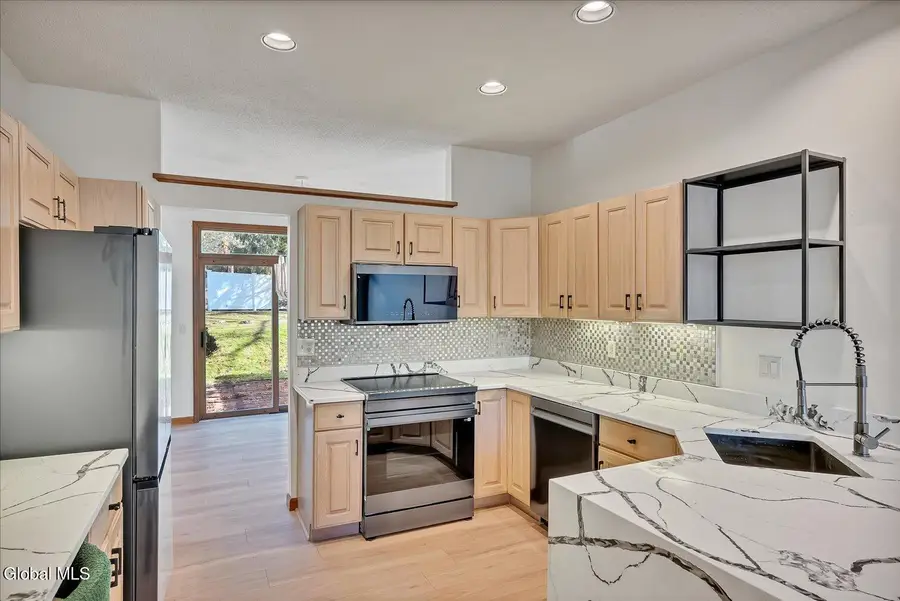 26 Malibu Hill, Rensselaer, NY 12144 - #2