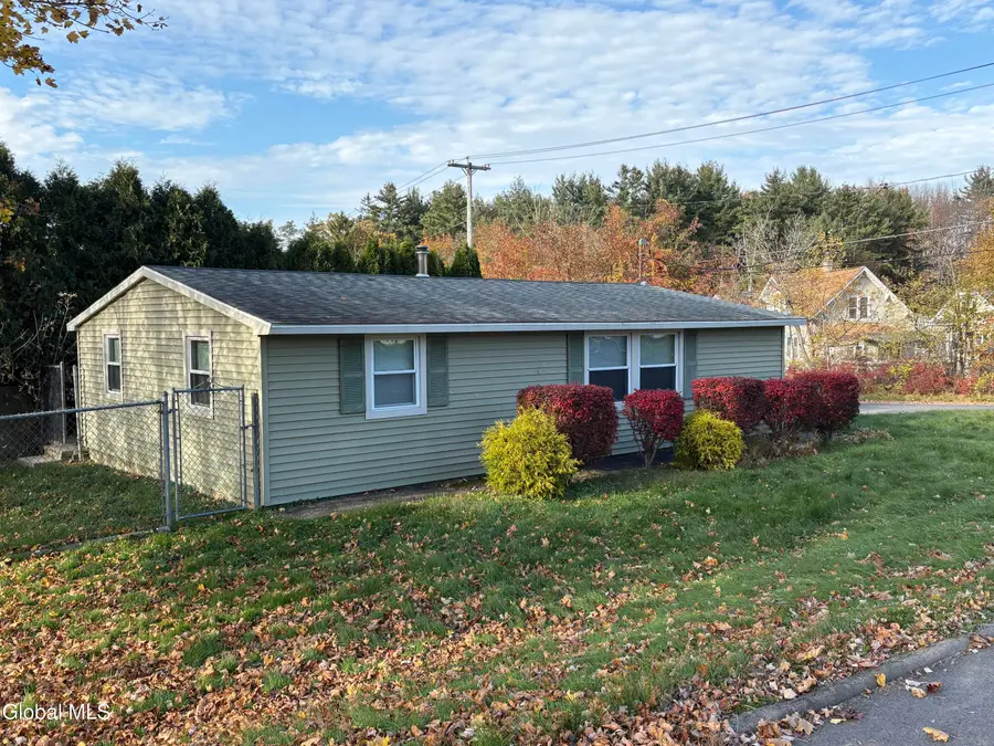 13 Harvard Avenue, Amsterdam, NY 12010 - #3