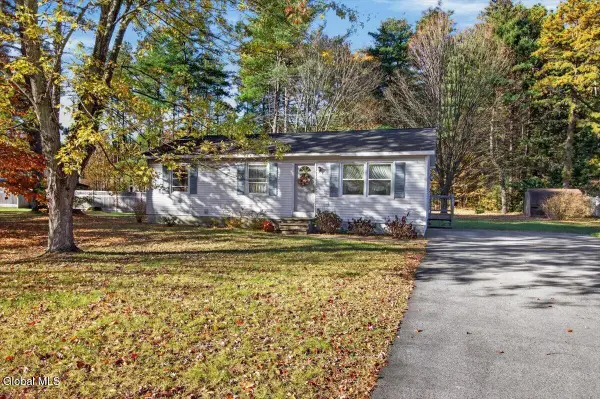 27 Stephanie Lane, Queensbury, NY 12804