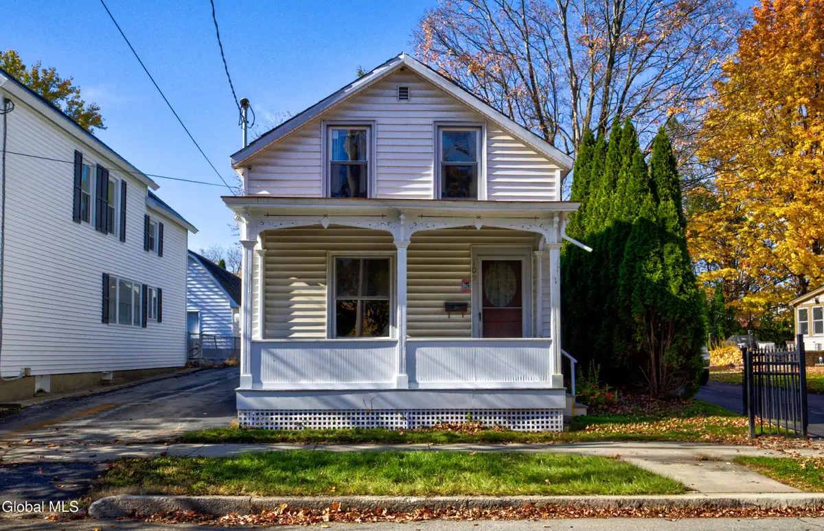 109 Walnut Street, Saratoga Springs, NY 12866 - #1