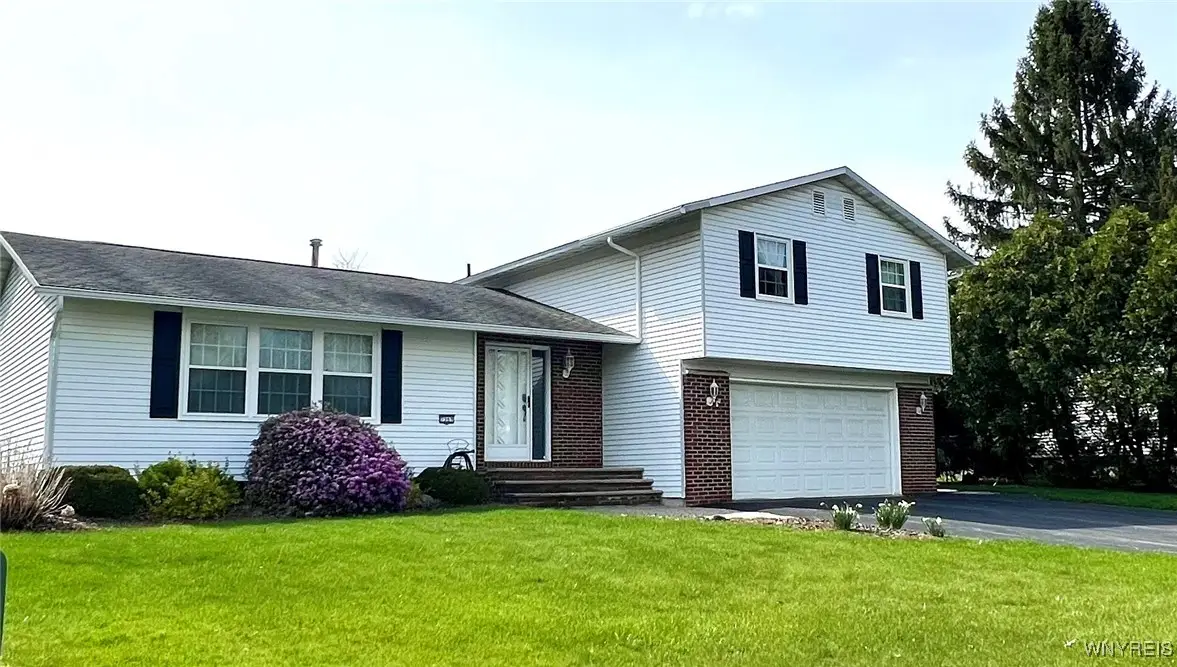 7369 Cedarpost Road, Liverpool, NY 13088 - Image #1