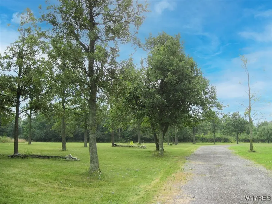 5129 Kraus Lane, Clarence, NY 14031 - Image #2