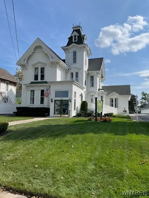 186 East Avenue, Lockport, NY 14094