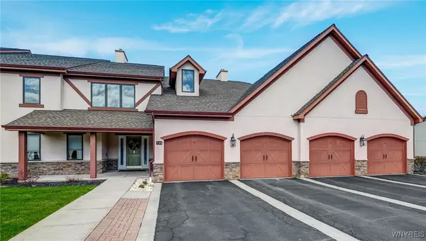 735 Legacy Dr #203, Lewiston, NY 14092