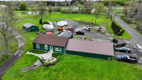 2572 Lakeview Road, Lake View, NY 14085