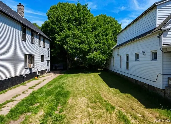 60 Girard Place, Buffalo, NY 14211