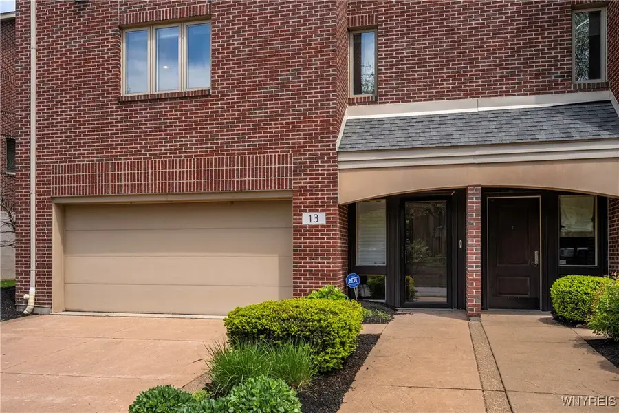 13 Ojibwa Circle, Buffalo, NY 14202 - Image #2