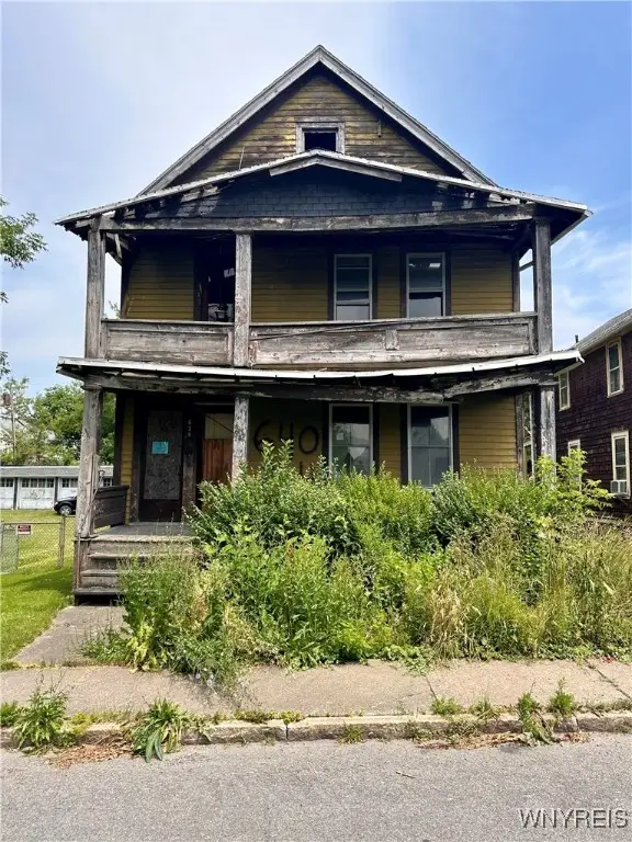 640 Elmwood Avenue, Niagara Falls, NY 14301