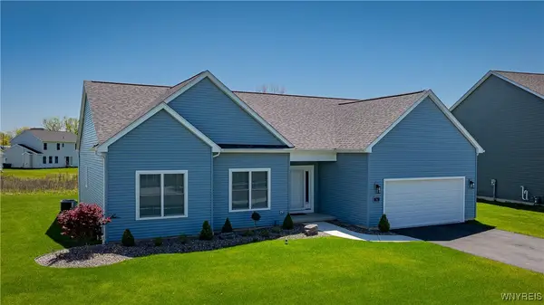 4 Fieldstream Lane, Lancaster, NY 14086