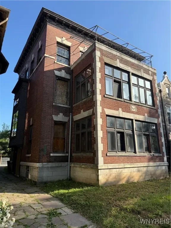 192 Bidwell Parkway, Buffalo, NY 14222