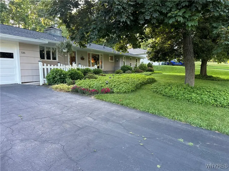106 Highledge Drive, Penfield, NY 14526 - Image #2