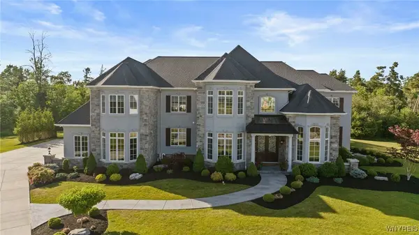 5558 Herons Glen, Clarence, NY 14031