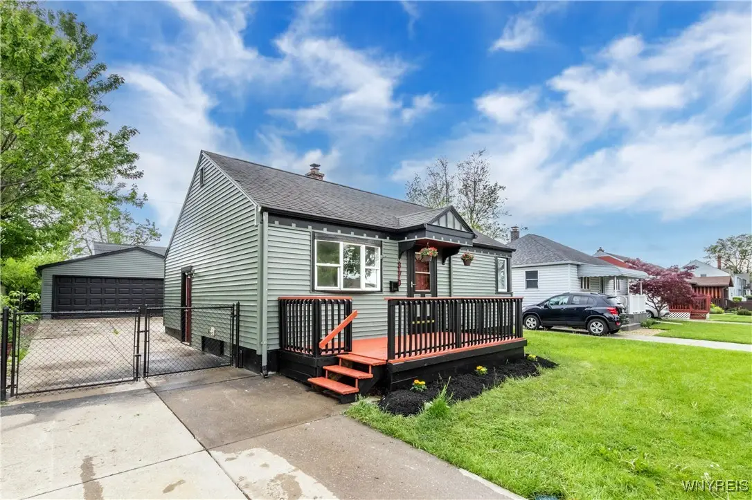 370 W Girard Boulevard, Buffalo, NY 14217 - Image #1