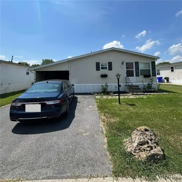 643 Birchwood Drive, Lockport, NY 14094 - Image #1