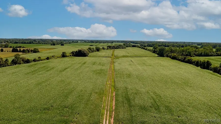 468 Lake Street, Wilson, NY 14172 - Image #2