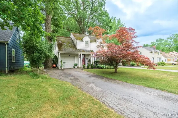 26 Harwood Drive, Amherst, NY 14226