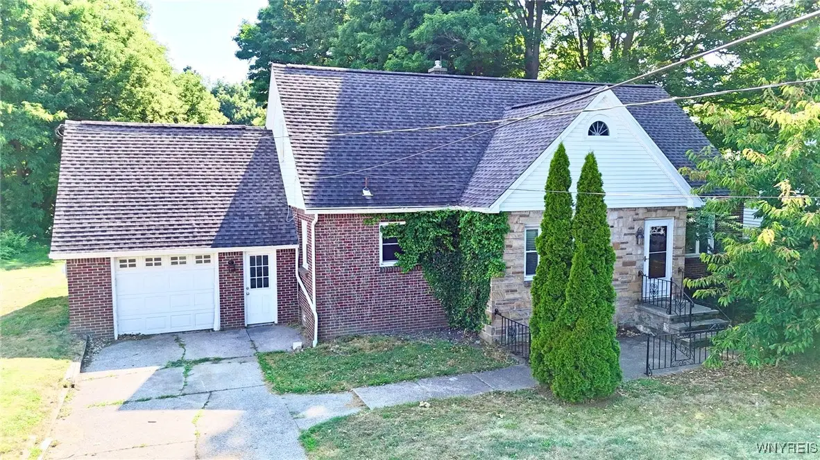 5390 Bayview Road, Hamburg, NY 14075 - Image #1